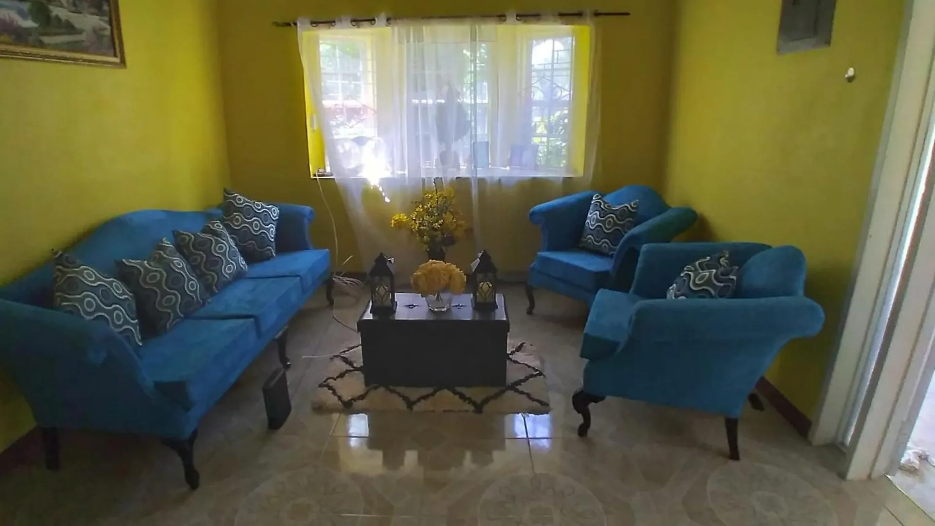 Room In House - Charming Kingston Room For Rent - Private Entrance Full Access 0*,  Jamaica