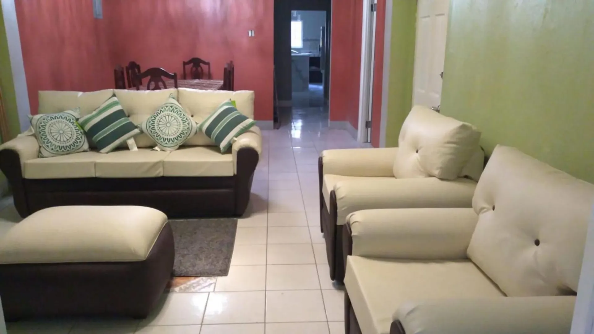 Guest house Room In House - Charming Kingston Room For Rent - Private Entrance Full Access Jamaica