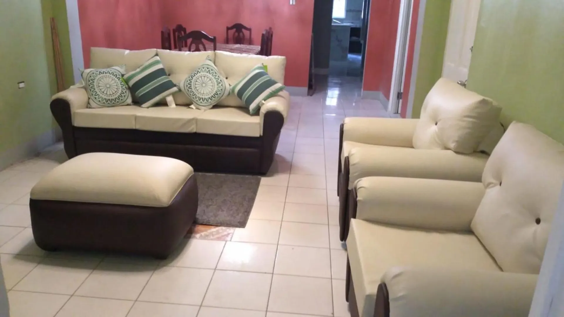 Guest house Room In House - Charming Kingston Room For Rent - Private Entrance Full Access